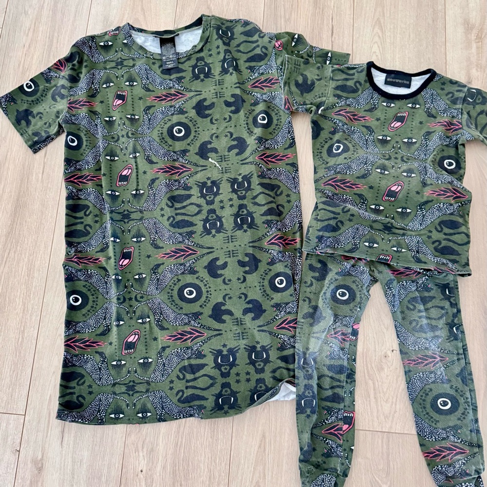 Matching Parent & Child Green Graphic Tee + Leggings Set | Family Outfit